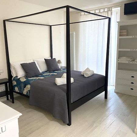Front Beach Apartments Viareggio Exterior foto