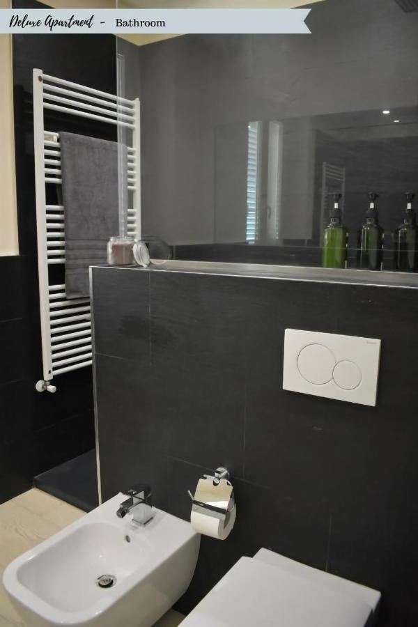 Front Beach Apartments Viareggio Exterior foto
