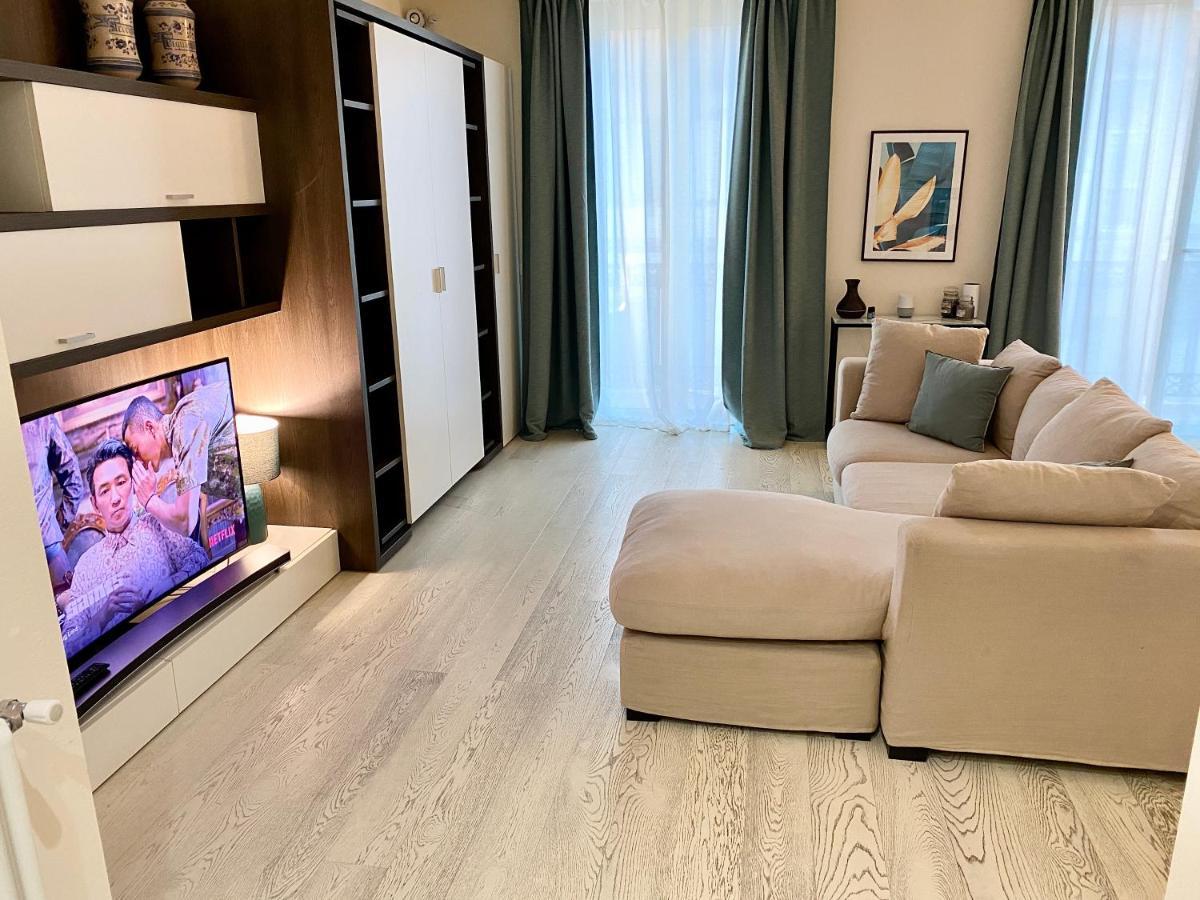 Front Beach Apartments Viareggio Exterior foto